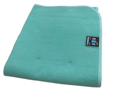 シリカゲル　消臭もできる除湿シート　お得な4枚セット